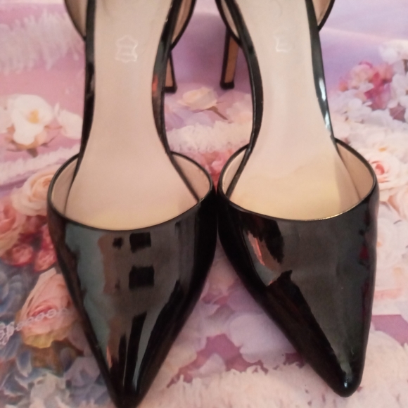 Shoes - Picture 4 of 4